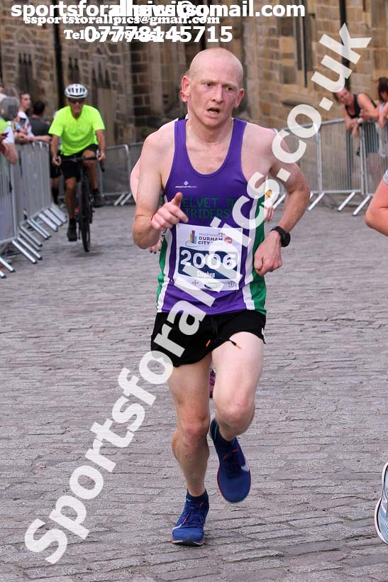 Finish of the Durham City Run 10k,  Durham City Run 5k and 10k. Photo: David T. Hewitson/Sports for All Pics